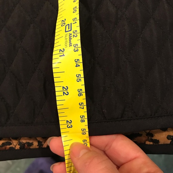 - 🍁Quilted black jacket with animal print lining - Picture 7 of 8